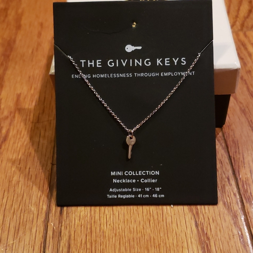 The Giving Keys necklace NEW